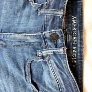 American Eagle Ripped Stretchy Skinny Jean